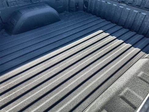 Used 2024 GMC Sierra 1500 Elevation image 18