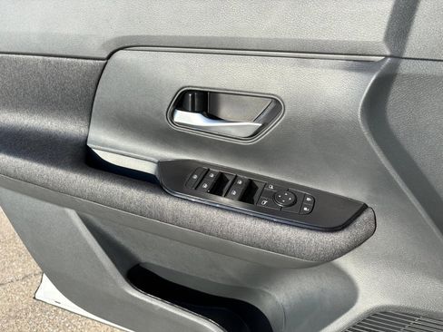 New 2026 Nissan Kicks SV image 17