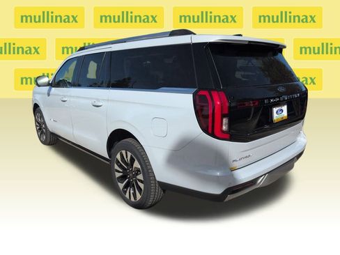 New 2025 Ford Expedition Max Platinum w/ Driver's Package image 11