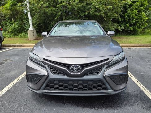 Used 2021 Toyota Camry SE FWD image 2