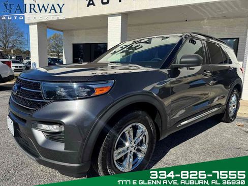 Used 2020 Ford Explorer XLT w/ Equipment Group 202A image 2