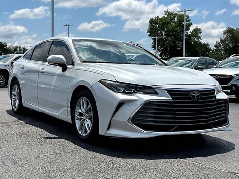 Used 2019 Toyota Avalon XLE w/ Moonroof Package FWD image 3