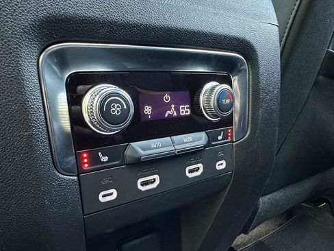 Used 2024 GMC Yukon AT4 w/ Technology Package AWD/4WD image 23