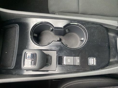 Used 2023 Nissan Rogue S image 25