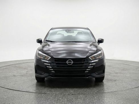 Used 2025 Nissan Versa SV image 2