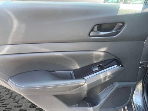 Used 2023 Nissan Altima 2.5 SV FWD image 14