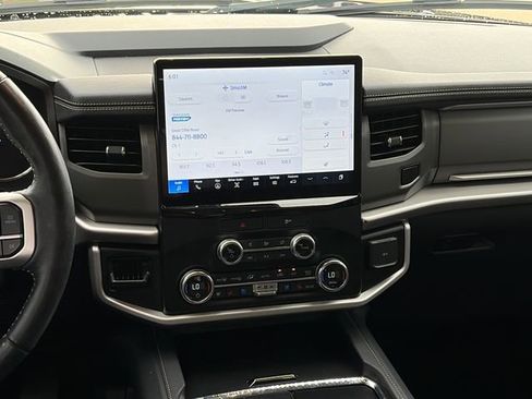 Used 2023 Ford Expedition XLT image 13