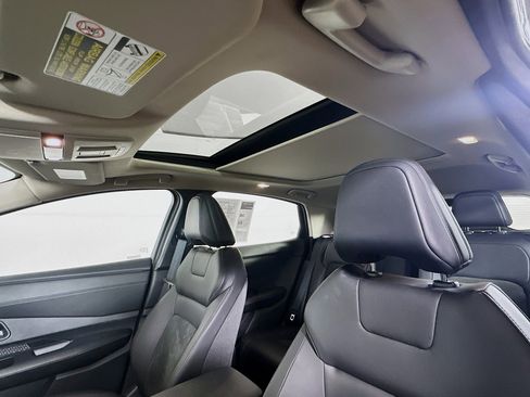 Used 2023 Nissan Ariya FWD image 26