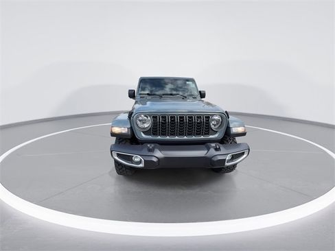 New 2025 Jeep Gladiator Sport image 3