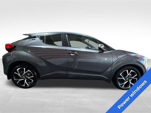 Used 2018 Toyota C-HR XLE FWD image 4