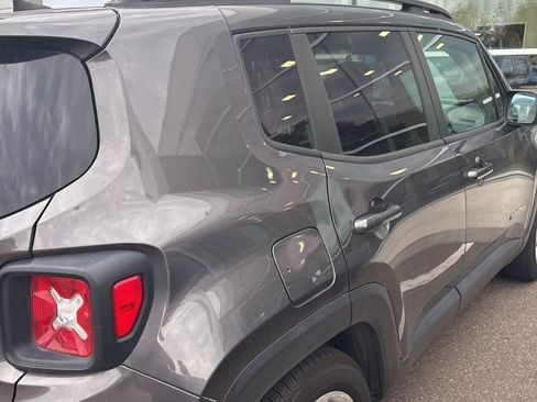 Used 2018 Jeep Renegade Latitude image 7