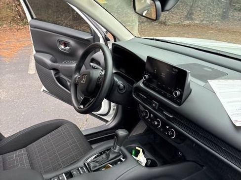 Used 2025 Honda HR-V LX image 36