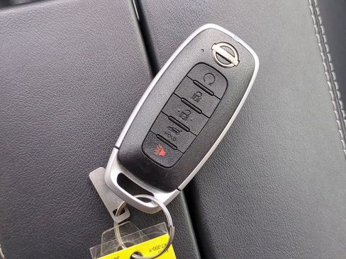 Certified 2024 Nissan Rogue SL FWD image 28