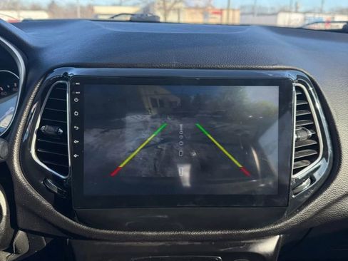 Used 2018 Jeep Compass Latitude w/ Popular Equipment Group image 10