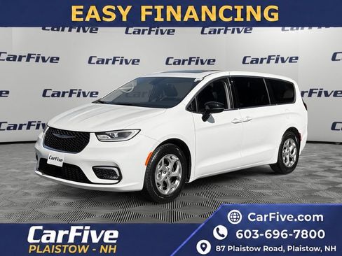 Used 2024 Chrysler Pacifica Limited FWD image 1