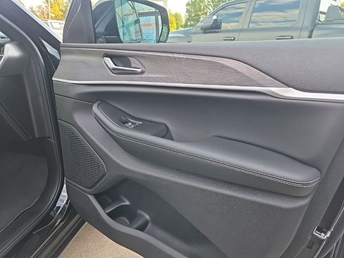 New 2025 Jeep Grand Cherokee L Limited w/ Luxury Tech Group II image 81