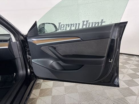 Used 2023 Tesla Model 3 Standard Range image 20
