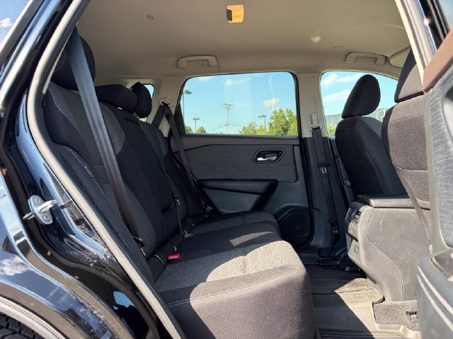 Used 2023 Nissan Rogue SV AWD/4WD image 28