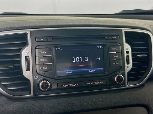 Used 2017 Kia Sportage LX image 15