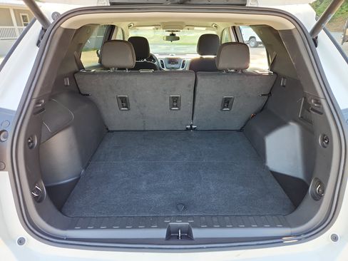 Used 2024 Chevrolet Equinox LT image 49