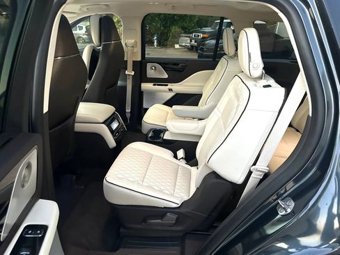 Used 2020 Lincoln Aviator Black Label AWD/4WD image 12