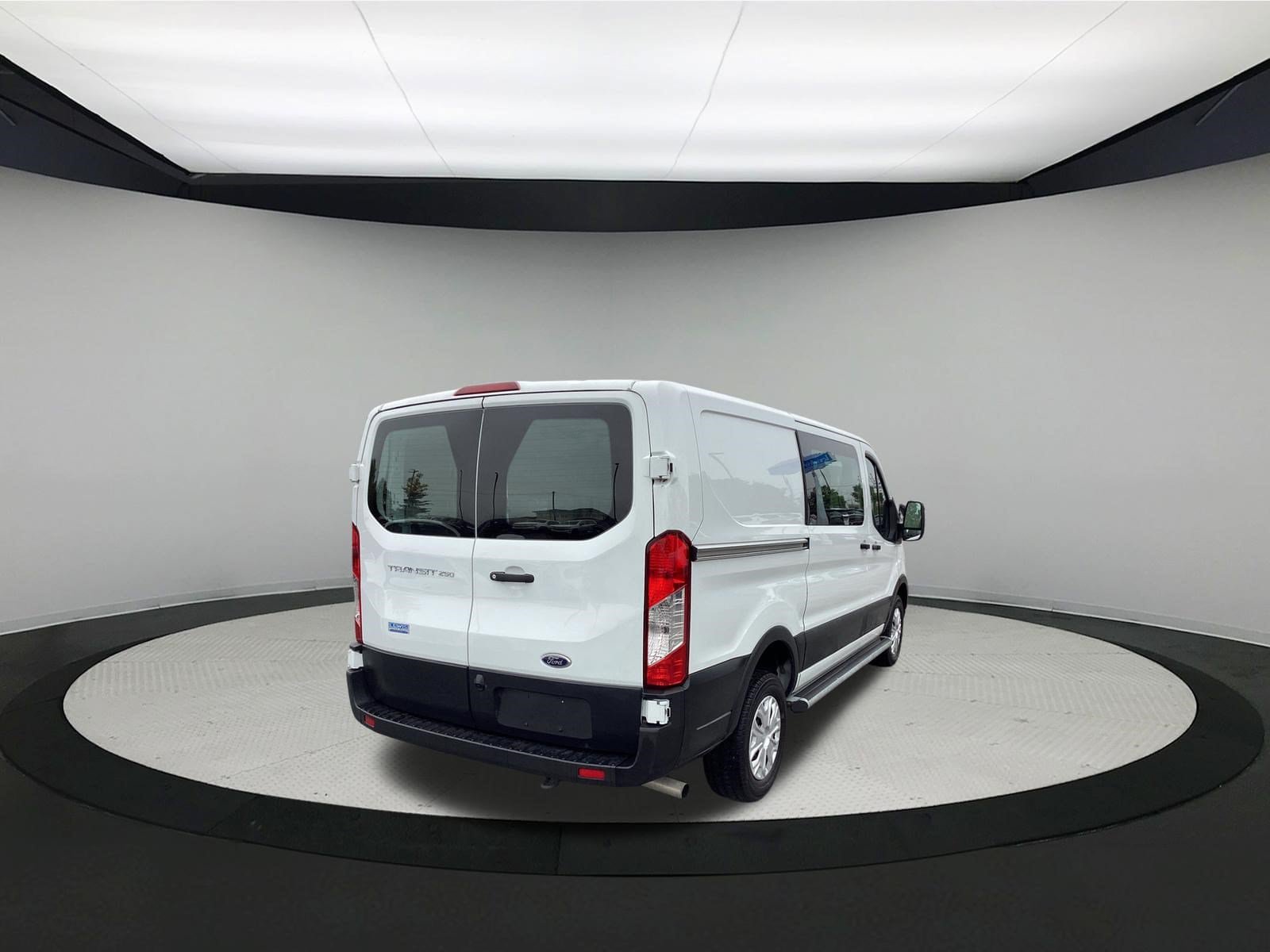 Used 2025 Ford Transit 250 Low Roof w/ Exterior Upgrade Package RWD image 8