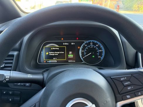 Used 2024 Nissan Leaf S image 10