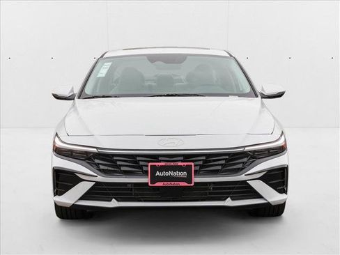 New 2025 Hyundai Elantra Limited image 2