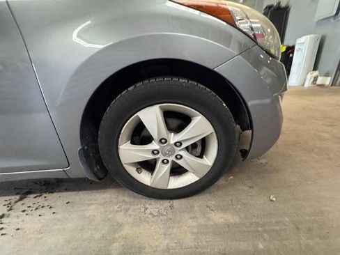 Used 2013 Hyundai Elantra GLS w/ Preferred Pkg FWD image 19