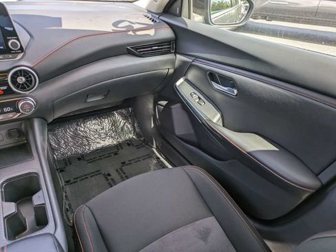 Used 2025 Nissan Sentra SR FWD image 16