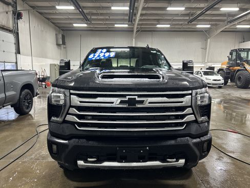 Used 2024 Chevrolet Silverado 2500 High Country image 1