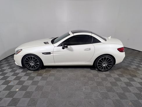 Certified 2019 Mercedes-Benz SLC 300 image 2