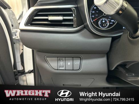 Used 2025 Genesis G70 2.5T AWD/4WD image 23