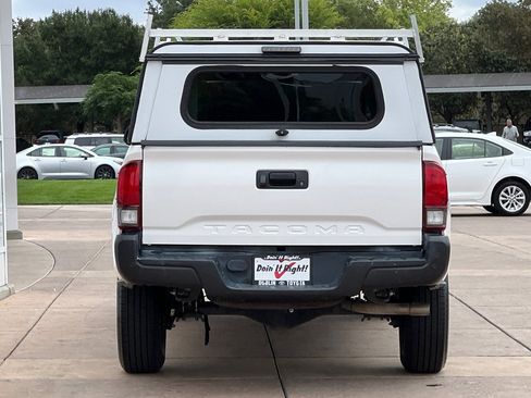 Certified 2022 Toyota Tacoma SR image 6