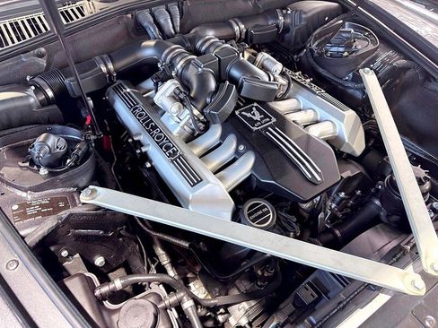 Used 2012 Rolls-Royce Phantom Drophead Coupe image 18