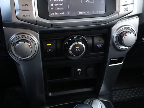 Used 2018 Toyota 4Runner SR5 Premium AWD/4WD image 22