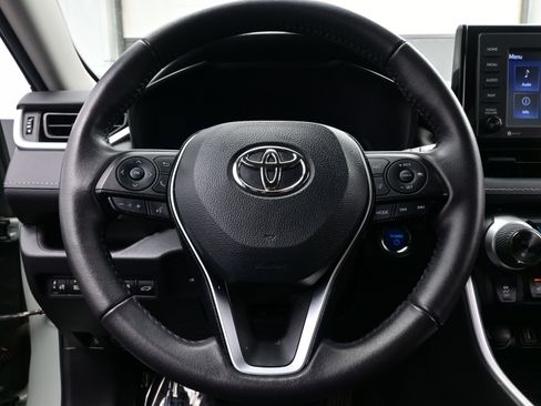 Used 2021 Toyota RAV4 XLE w/ Convenience Package image 24