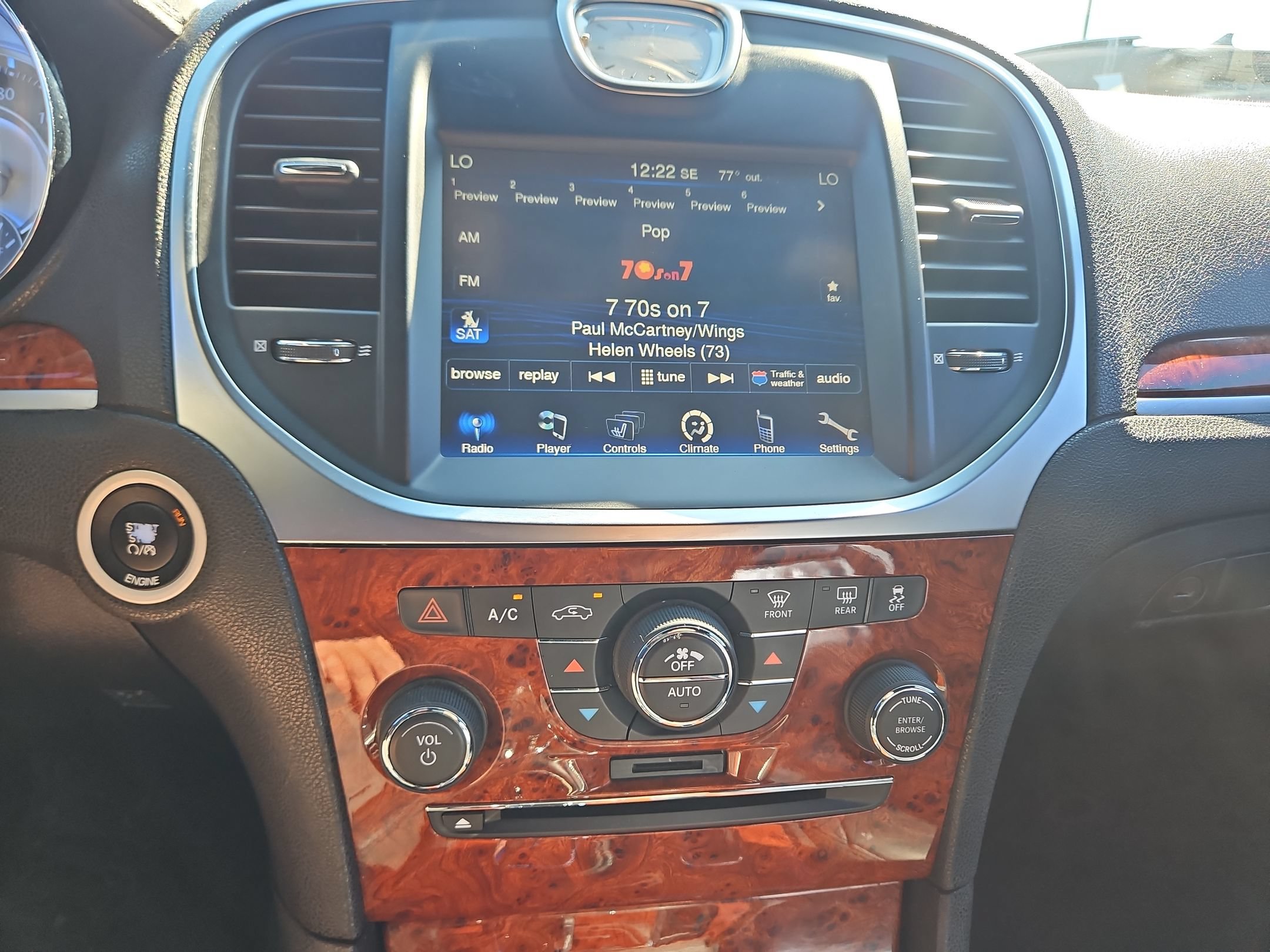 Used 2014 Chrysler 300 RWD image 16