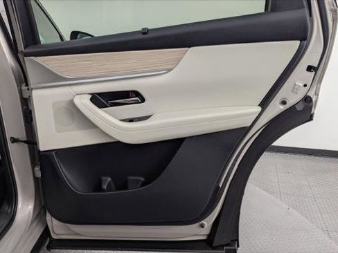 Used 2024 MAZDA CX-90 Plug-In Hybrid w/ Premium Plus image 19