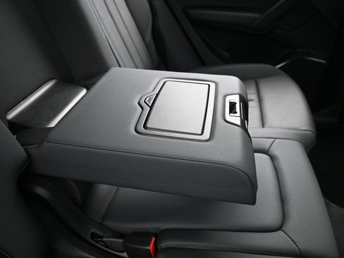 Used 2025 Audi Q5 2.0T Premium image 47