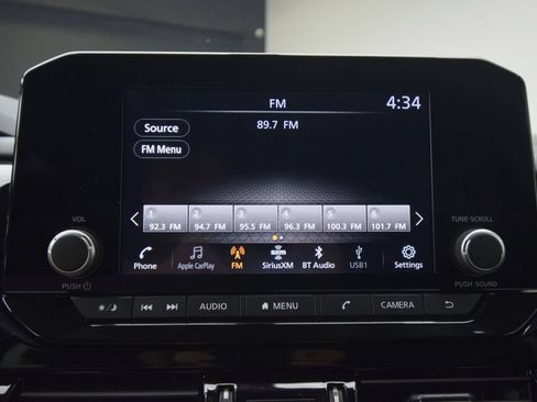 Used 2025 Nissan Pathfinder SV AWD/4WD image 17