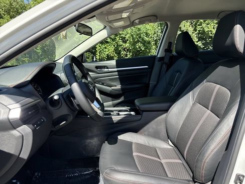 Certified 2025 Nissan Altima 2.5 SR FWD image 19