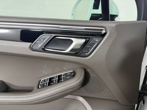 Certified 2026 Porsche Macan AWD/4WD image 20