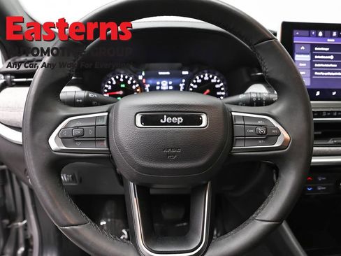Used 2024 Jeep Compass Latitude AWD/4WD image 10