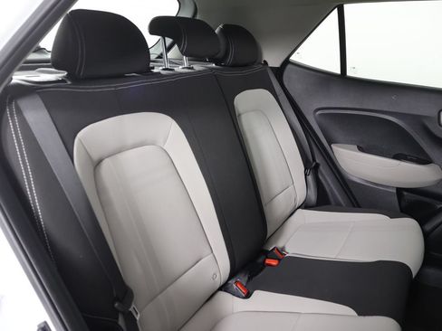 Certified 2024 Hyundai Venue SEL FWD image 28