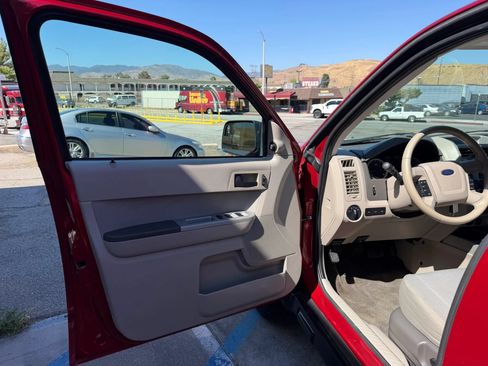 Used 2011 Ford Escape XLT w/ 201A Rapid Spec Order Code AWD/4WD image 9