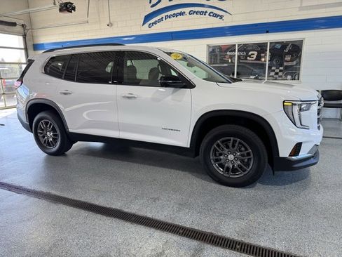 Used 2025 GMC Acadia Elevation image 13