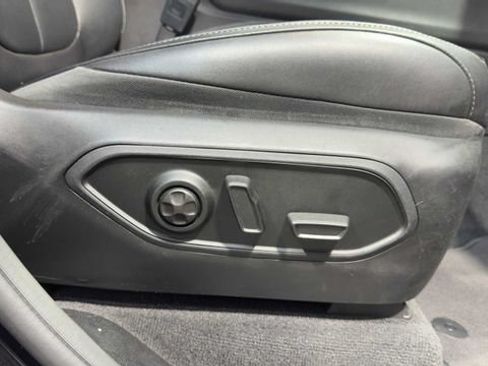 Used 2022 Jeep Grand Cherokee L Limited RWD image 13