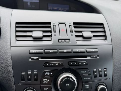 Used 2013 MAZDA MAZDA3 i Touring FWD image 24