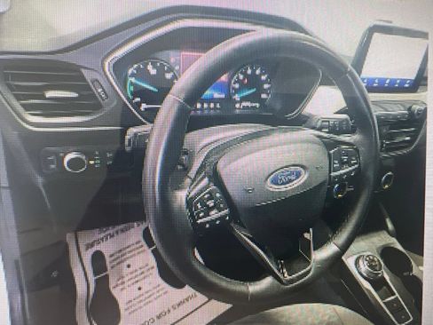 Used 2022 Ford Escape SE w/ Convenience Package FWD image 13